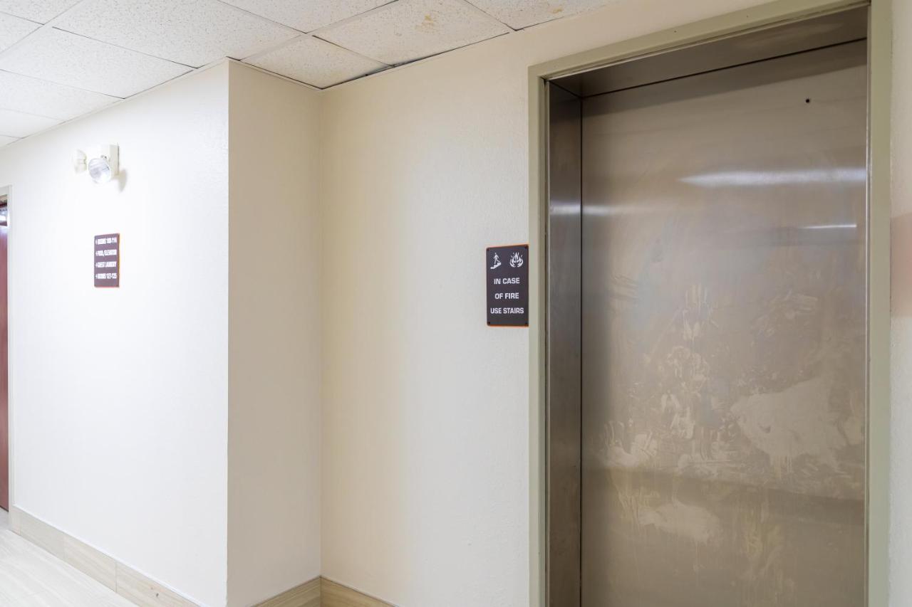 Red Roof Inn Plus+ & Suites Savannah - I-95 Джорджтаун Экстерьер фото