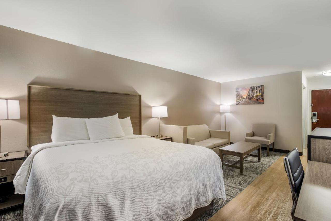 Red Roof Inn Plus+ & Suites Savannah - I-95 Джорджтаун Экстерьер фото