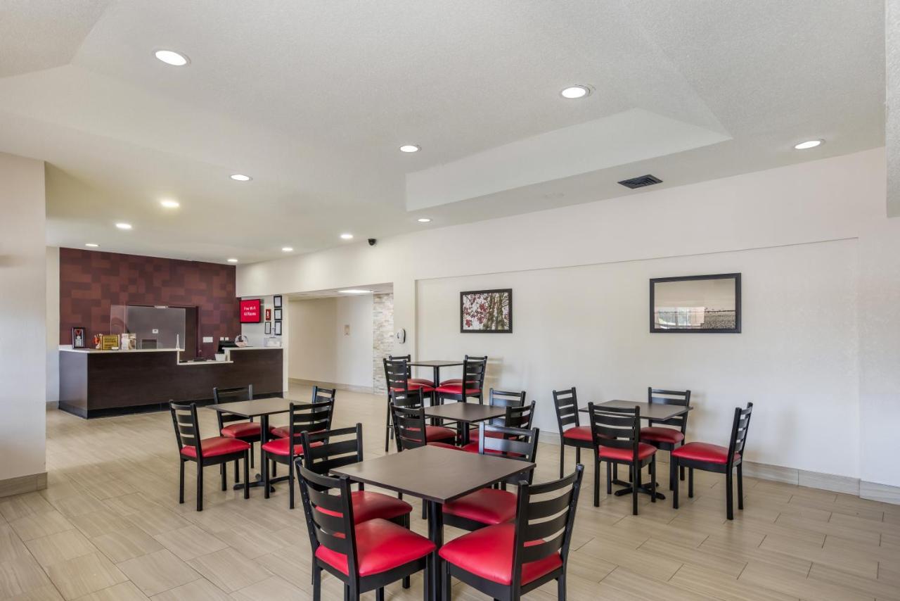 Red Roof Inn Plus+ & Suites Savannah - I-95 Джорджтаун Экстерьер фото