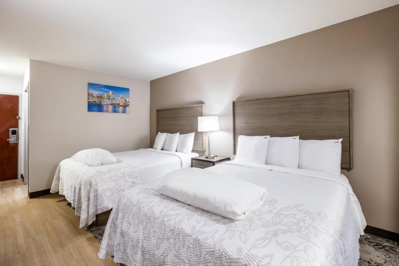 Red Roof Inn Plus+ & Suites Savannah - I-95 Джорджтаун Экстерьер фото