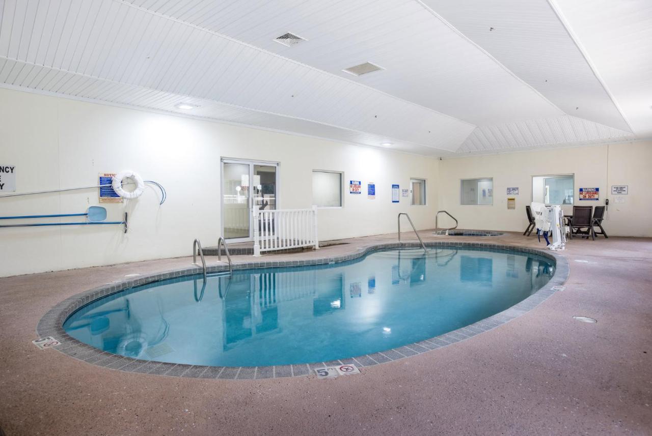 Red Roof Inn Plus+ & Suites Savannah - I-95 Джорджтаун Экстерьер фото