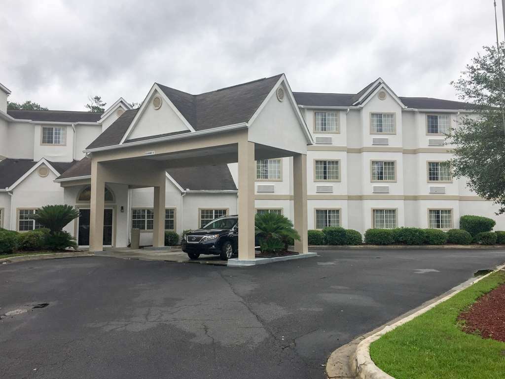 Red Roof Inn Plus+ & Suites Savannah - I-95 Джорджтаун Экстерьер фото