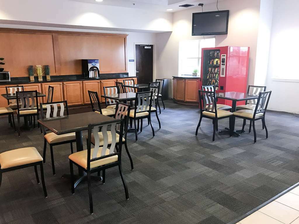 Red Roof Inn Plus+ & Suites Savannah - I-95 Джорджтаун Ресторан фото